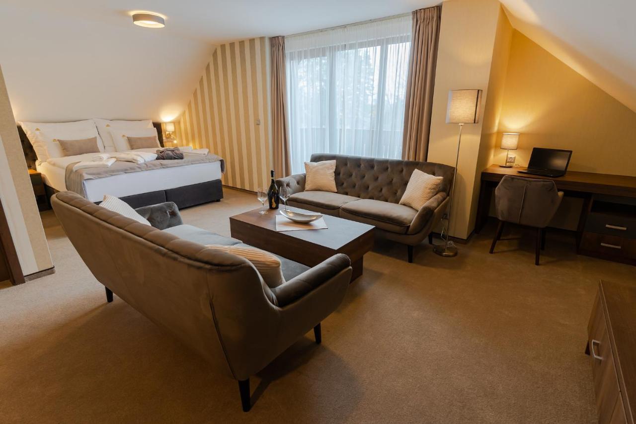 Demaenova **** Hotel
